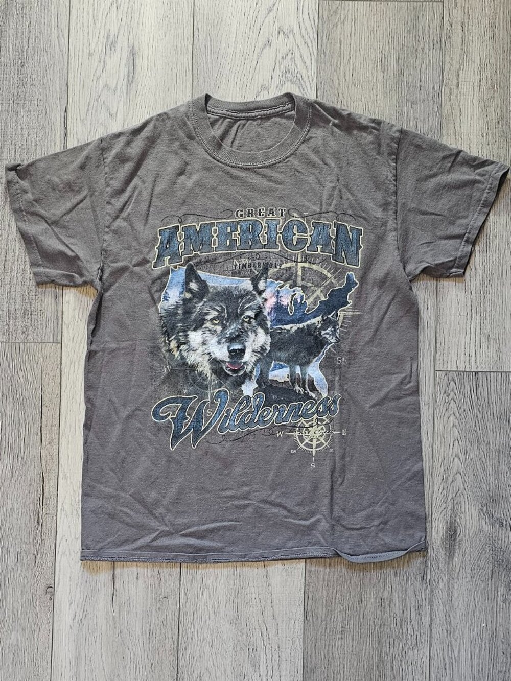 Vintage Style Great American Wilderness Wolf Graphic Short Sleeve T Shirt Medium